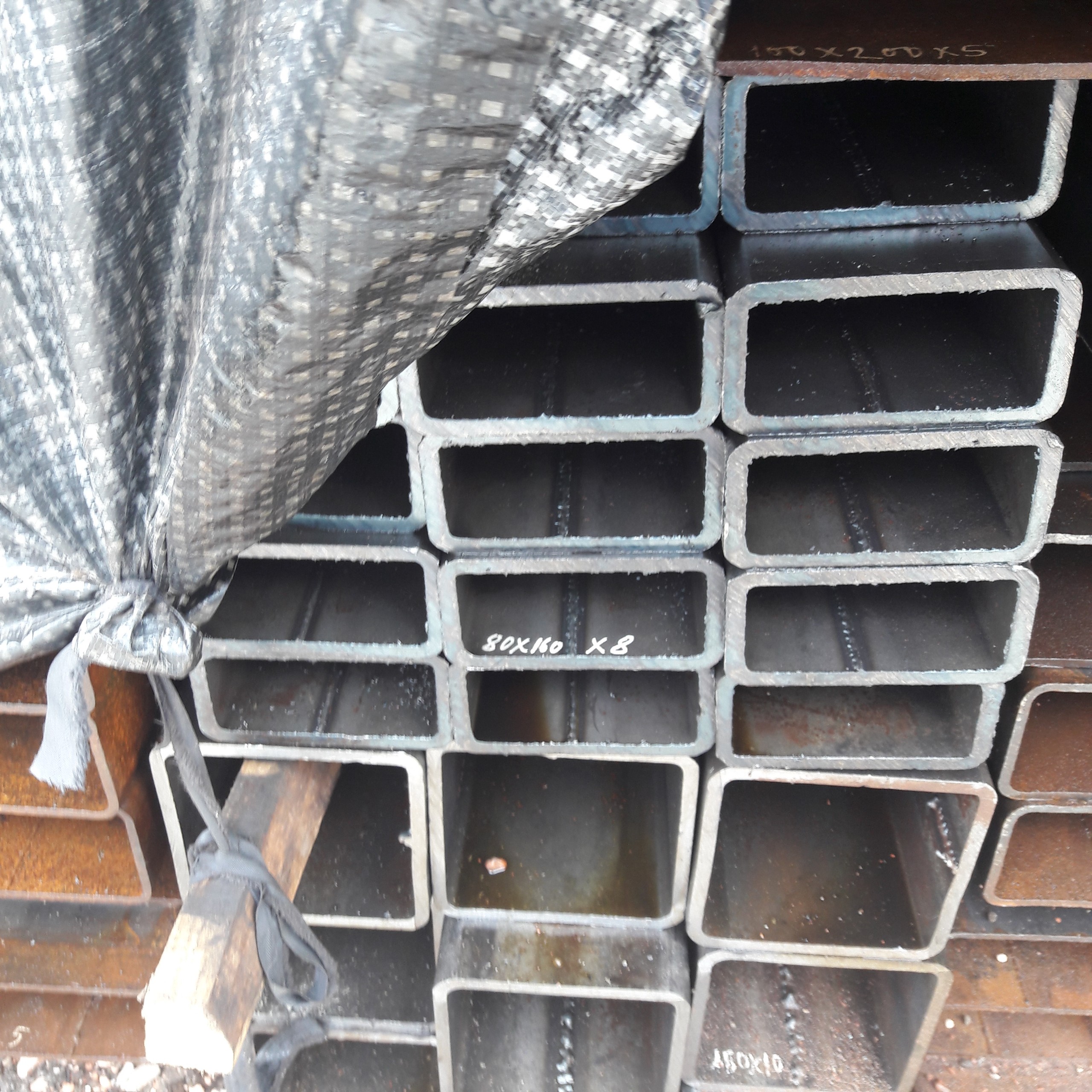 Thép hộp chữ nhật 30x60